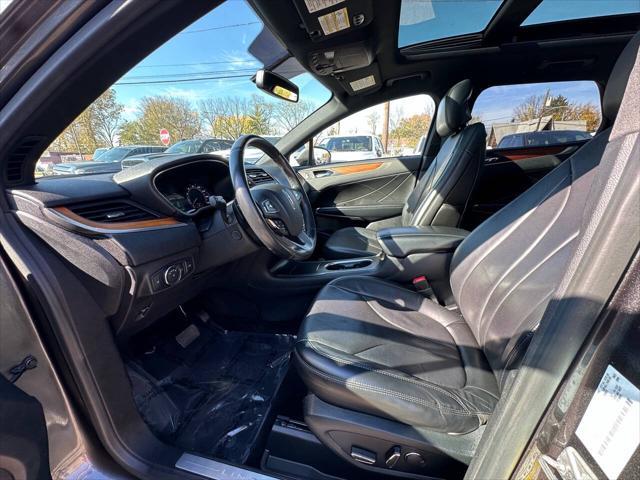 Photo of 2017 Magnetic Gray Metallic Lincoln MKC