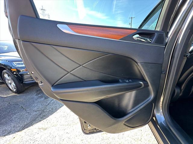 Photo of 2017 Magnetic Gray Metallic Lincoln MKC