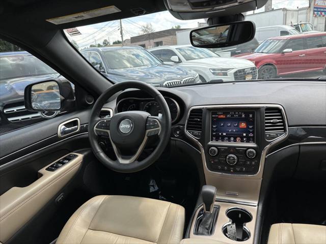 Photo of 2017 Recon Green Clearcoat Jeep Grand Cherokee