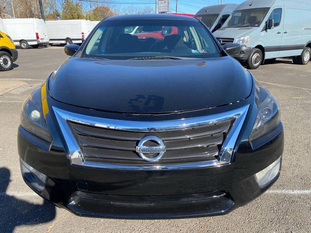 Photo of 2013 Super Black Nissan Altima