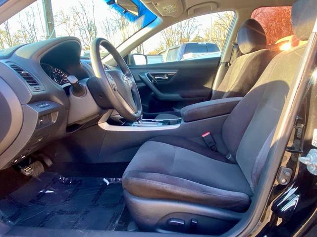 Photo of 2013 Super Black Nissan Altima