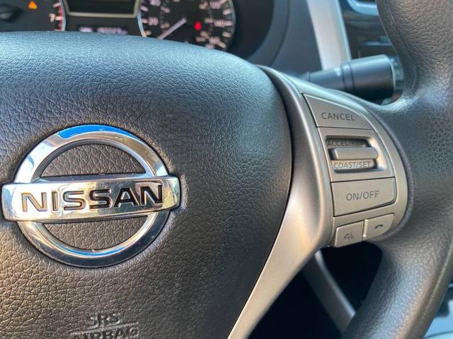 Photo of 2013 Super Black Nissan Altima