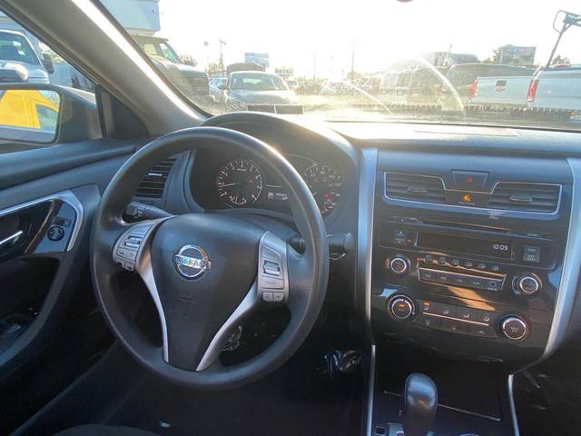 Photo of 2013 Super Black Nissan Altima