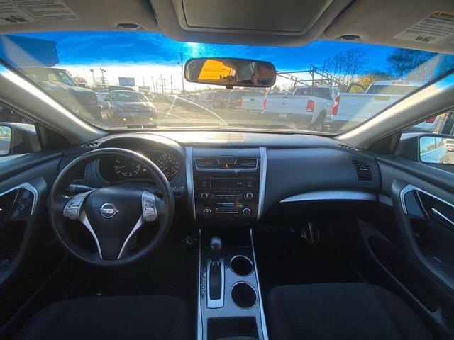 Photo of 2013 Super Black Nissan Altima