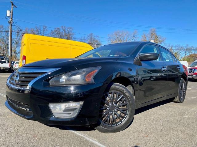 Photo of 2013 Super Black Nissan Altima
