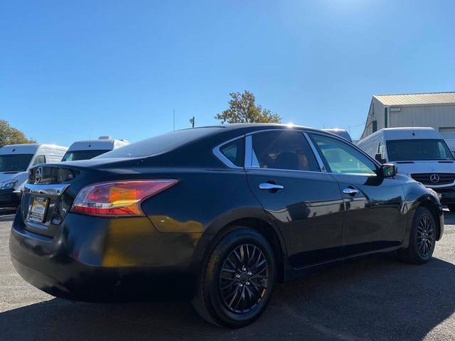 Photo of 2013 Super Black Nissan Altima