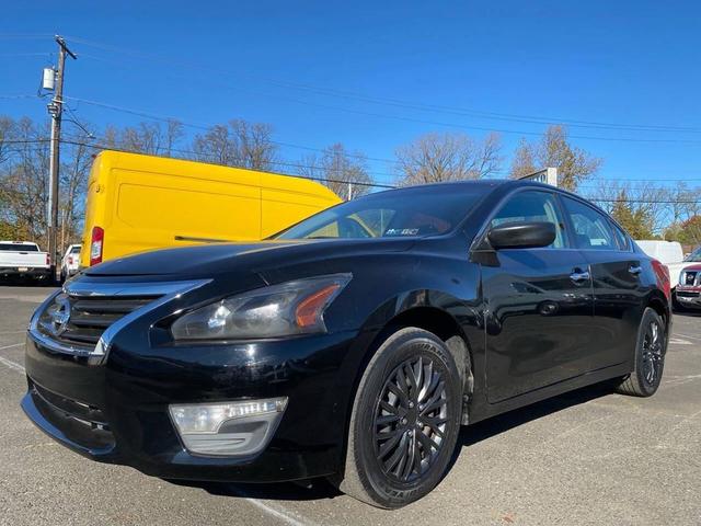 Photo of 2013 Super Black Nissan Altima