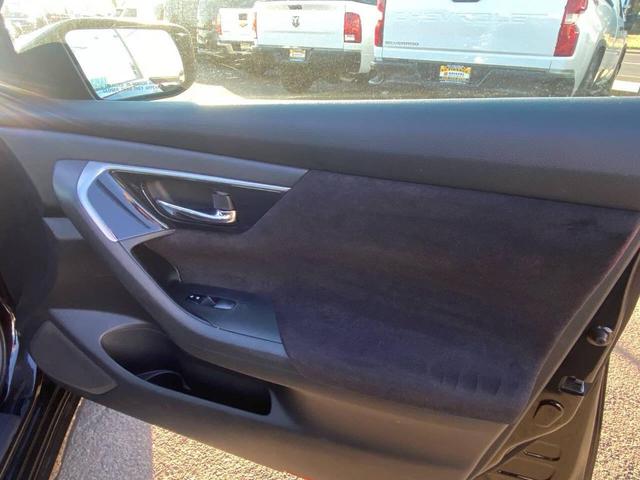 Photo of 2013 Super Black Nissan Altima