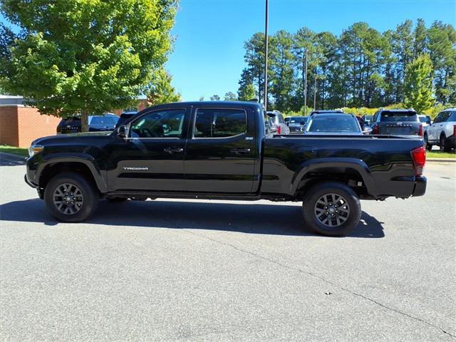Photo of 2020 Midnight Black Metallic Toyota Tacoma
