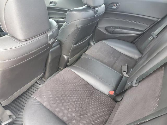 Photo of 2016 White Acura ILX