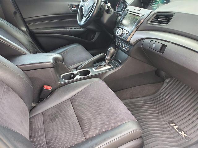 Photo of 2016 White Acura ILX