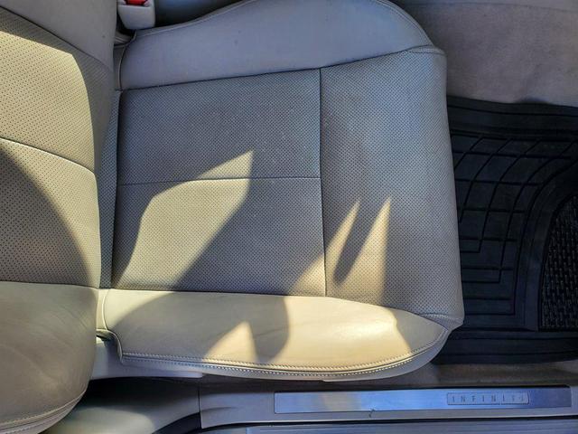 Photo of 2010 Gray INFINITI M45