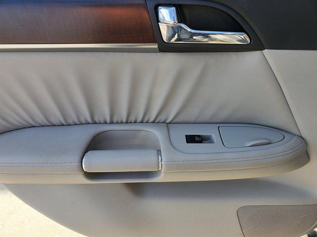 Photo of 2010 Gray INFINITI M45