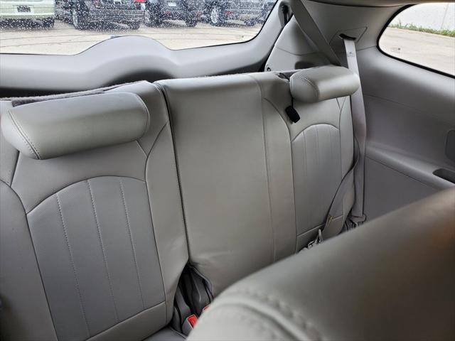 Photo of 2013 White Buick Enclave