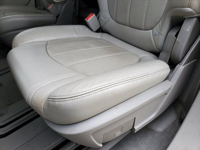 Photo of 2013 White Buick Enclave