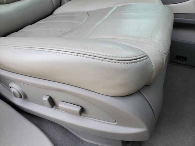 Photo of 2013 White Buick Enclave