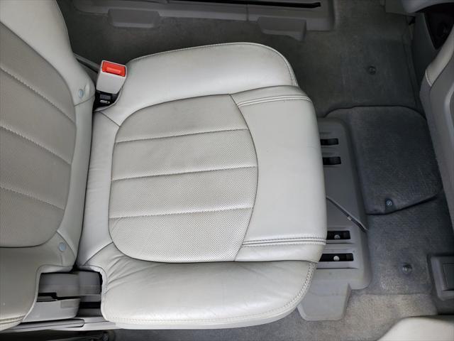 Photo of 2013 White Buick Enclave