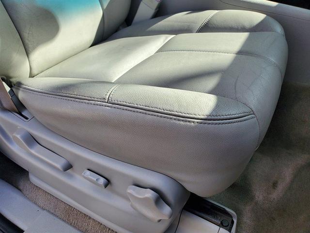 Photo of 2008 Silver Chevrolet Suburban