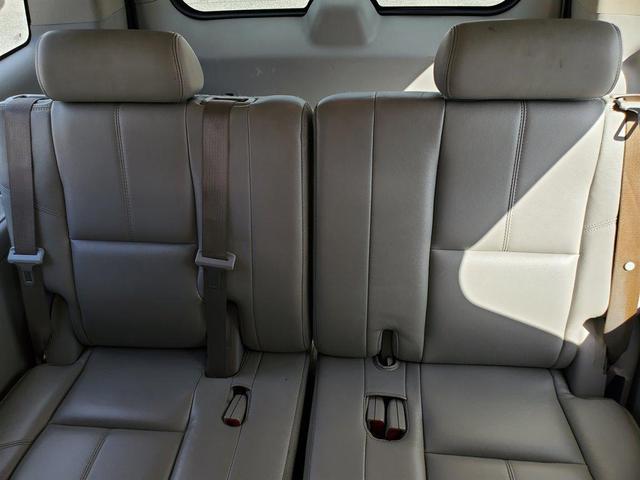 Photo of 2008 Silver Chevrolet Suburban