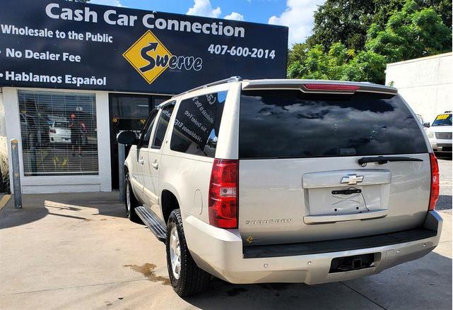 Photo of 2008 Silver Chevrolet Suburban