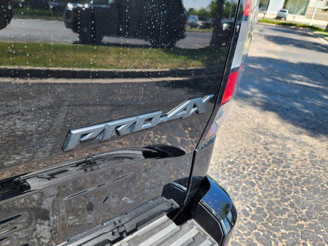Photo of 2024 Super Black Nissan Frontier