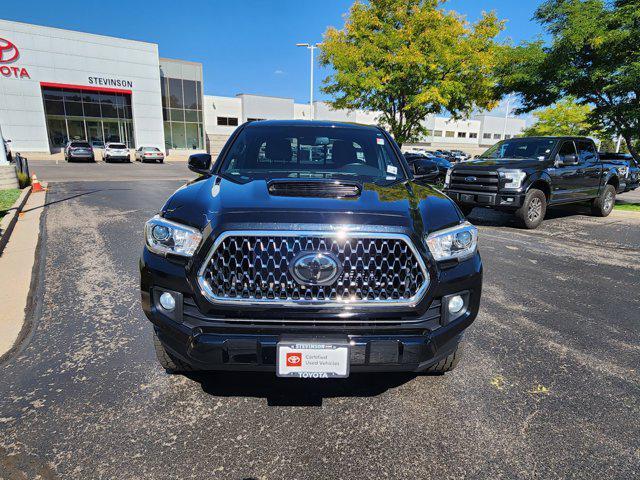 Photo of 2018 Midnight Black Metallic Toyota Tacoma