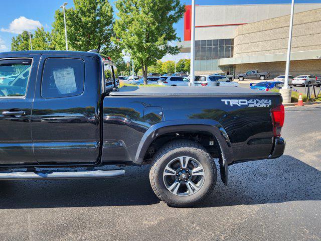 Photo of 2018 Midnight Black Metallic Toyota Tacoma