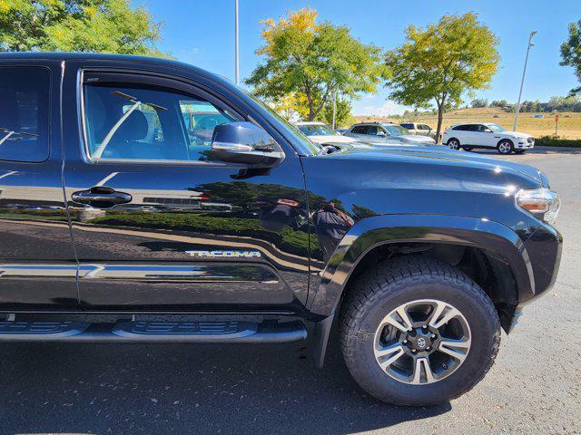 Photo of 2018 Midnight Black Metallic Toyota Tacoma