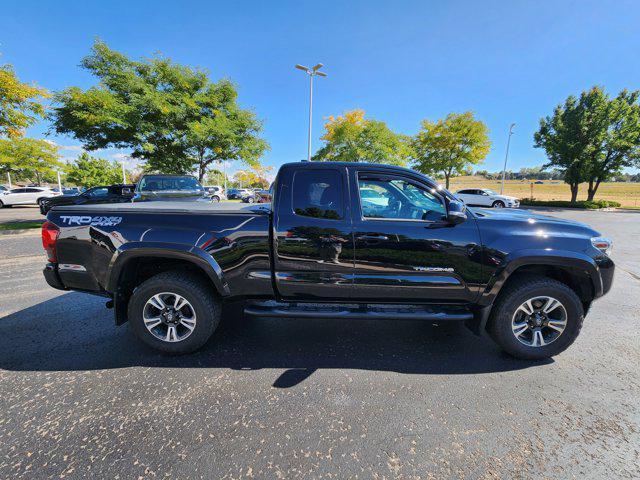Photo of 2018 Midnight Black Metallic Toyota Tacoma