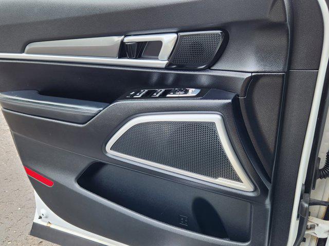 Photo of 2020 Snow White Pearl Kia Telluride