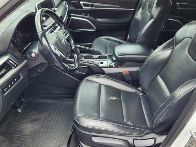 Photo of 2020 Snow White Pearl Kia Telluride