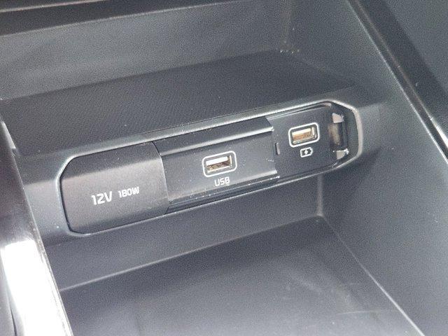 Photo of 2020 Snow White Pearl Kia Telluride
