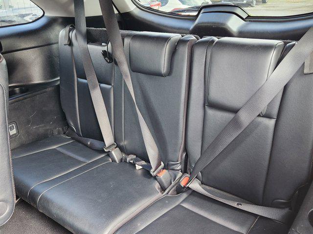 Photo of 2019 Blizzard Pearl Toyota Highlander