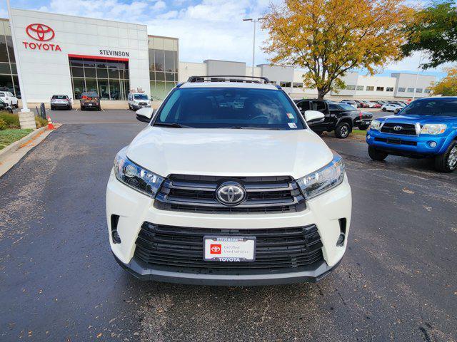 Photo of 2019 Blizzard Pearl Toyota Highlander