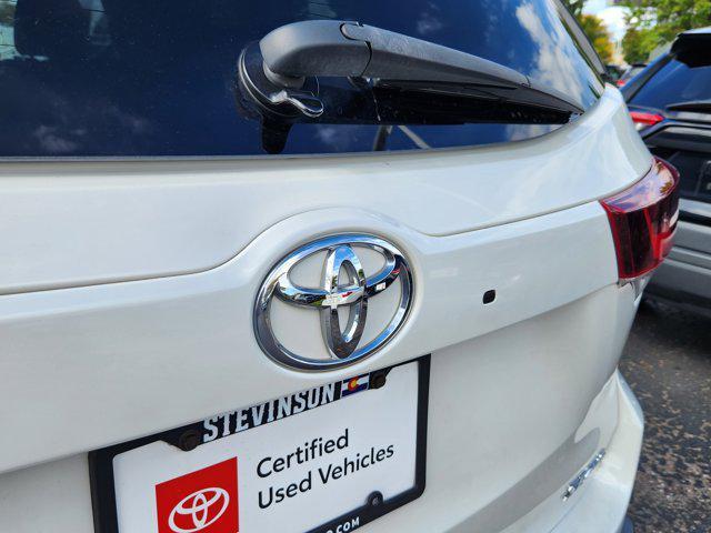 Photo of 2019 Blizzard Pearl Toyota Highlander