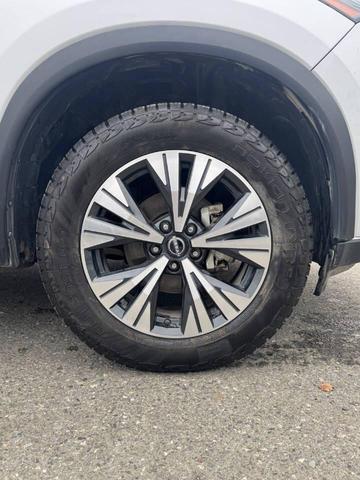 Photo of 2023 Brilliant Silver Metallic Nissan Rogue