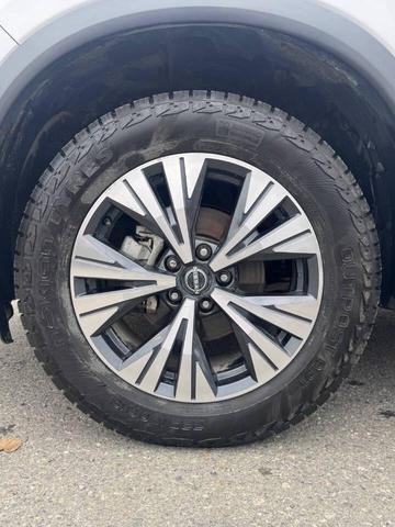 Photo of 2023 Brilliant Silver Metallic Nissan Rogue