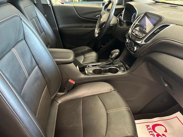 Photo of 2022 Blue Glow Metallic Chevrolet Equinox
