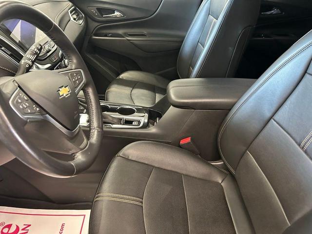 Photo of 2022 Blue Glow Metallic Chevrolet Equinox