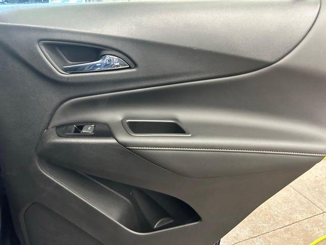 Photo of 2022 Blue Glow Metallic Chevrolet Equinox