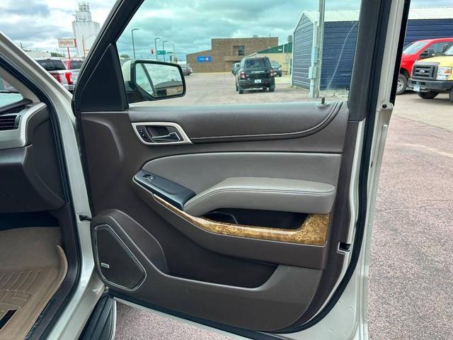 Photo of 2015 Tan GMC Yukon XL