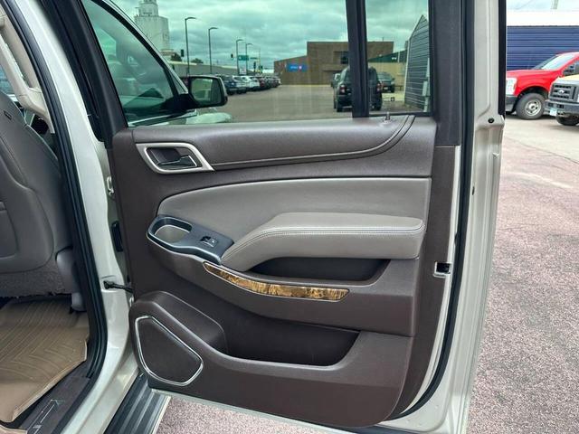 Photo of 2015 Tan GMC Yukon XL