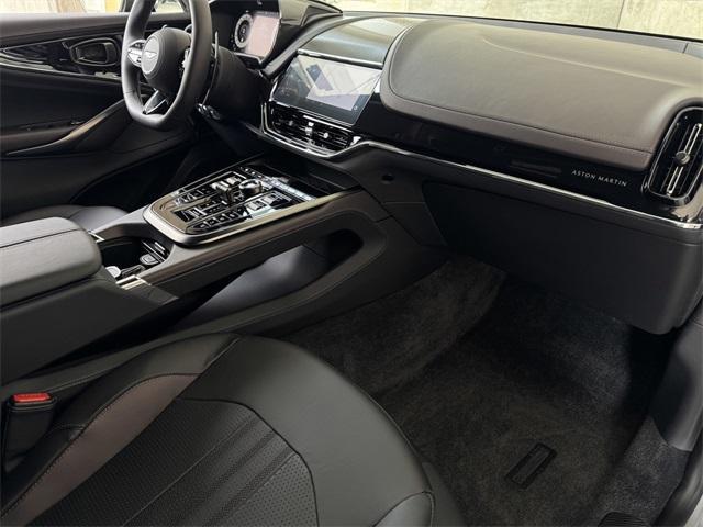 Photo of 2025 Silver Aston Martin DBX