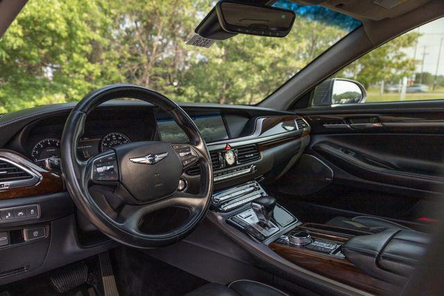 Photo of 2018 Gray Genesis G90