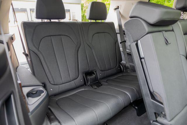 Photo of 2020 Black BMW X7