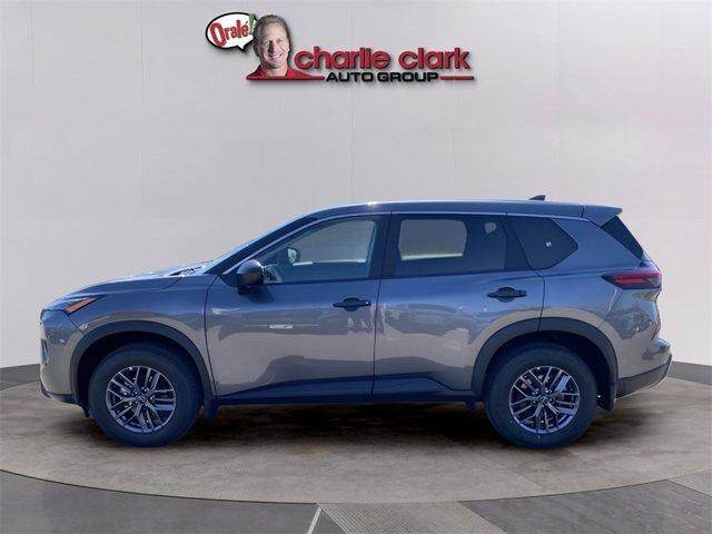 Photo of 2025 Gun Metallic Nissan Rogue