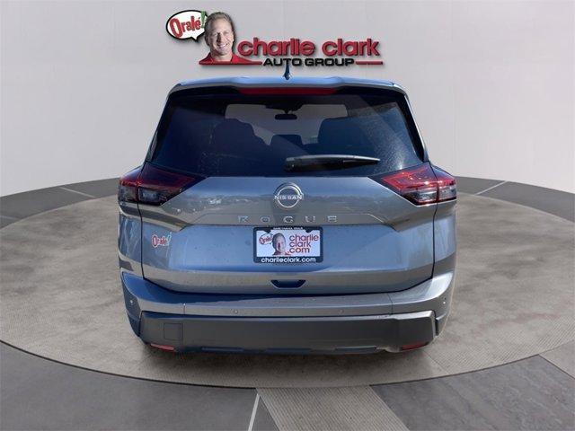 Photo of 2025 Gun Metallic Nissan Rogue