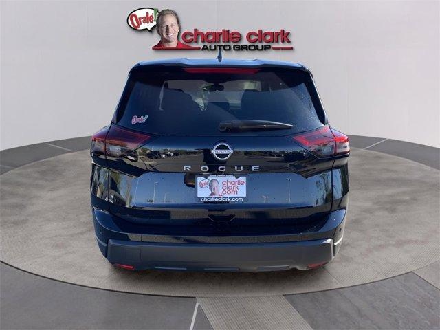 Photo of 2025 Black Nissan Rogue