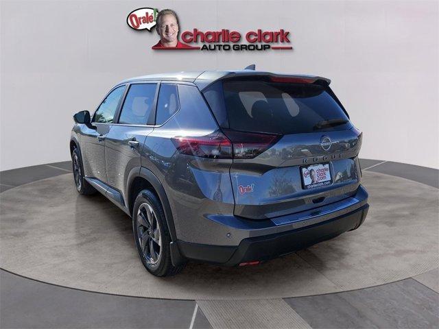 Photo of 2026 Gun Metallic Nissan Rogue