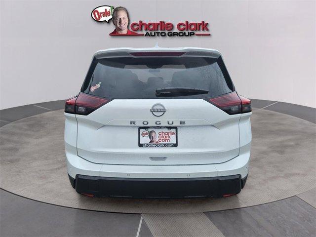 Photo of 2026 Everest White P Nissan Rogue